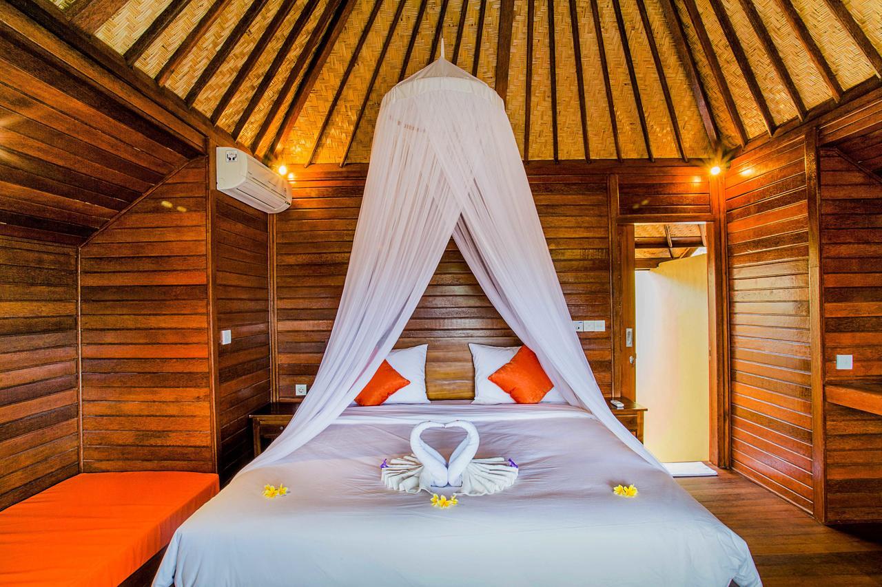 Samanta Huts Hotel Nusa Lembongan  Ngoại thất bức ảnh