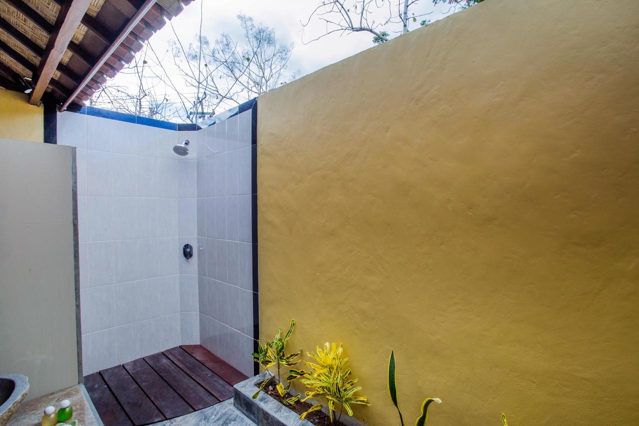 Samanta Huts Hotel Nusa Lembongan  Ngoại thất bức ảnh